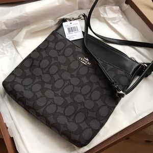 Coach Signature Messenger Crossbody in Black smoke